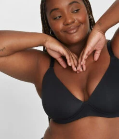 The All-Day Plunge No-Wire Bra: Jet Black -Livery Store 3 on model front2 all day plunge no wire jet black